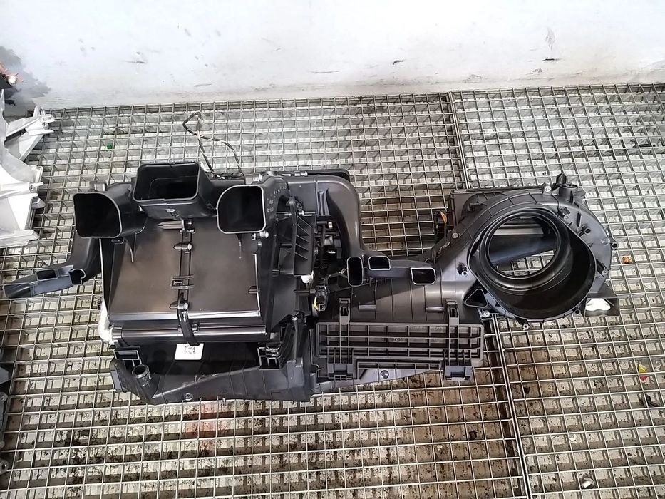 Tulumba aer bord 1.6 b mercedes cla x117 a2468305401