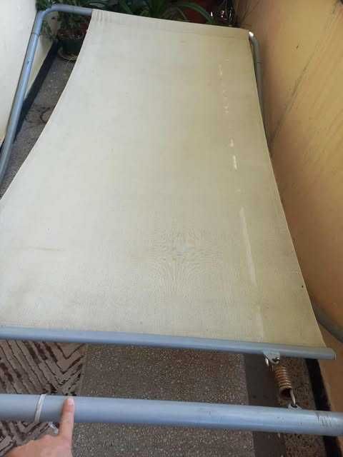 Продавам  хамак с метална тръбна стойка и възглавница.