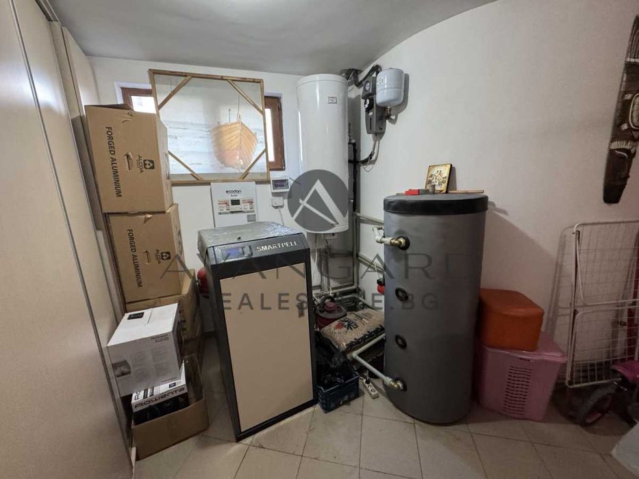 Продава се Къща в Пловдив, Остромила - 240 кв.м за 1041 €/кв.м - Снимка #23