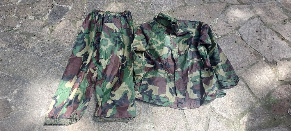 Продавам горница и долница, чисто нов дъждобран.