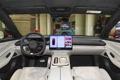 SU7 700KM RWD Long boshlangich 30% tolov bilan nasiya