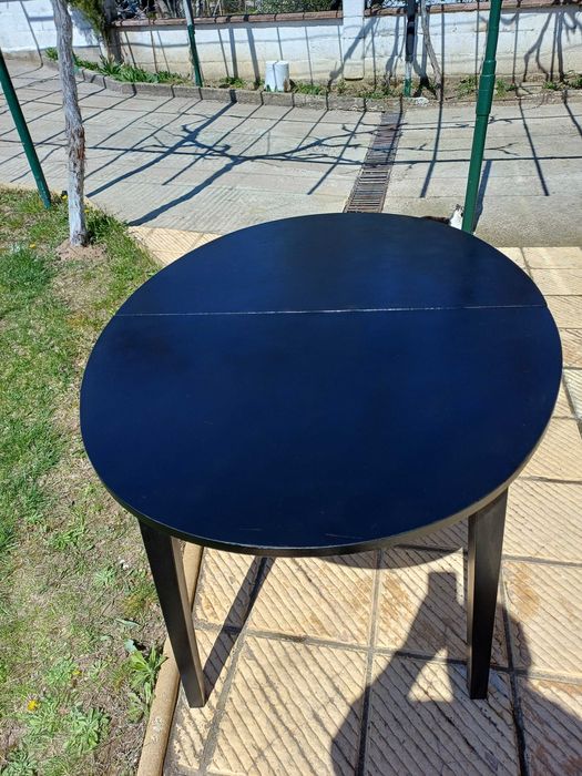 Маса от масивно дърво 120 на 90см