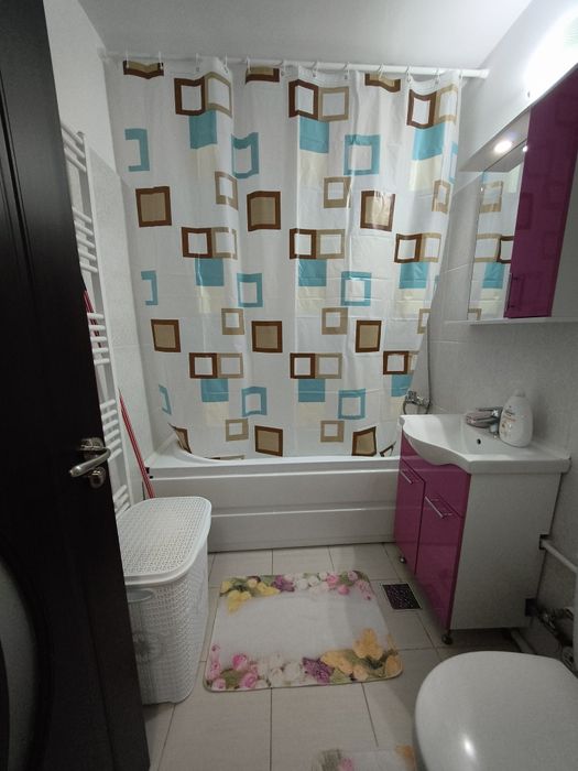 Închiriez Apartament 2 camere,zonă liniștită