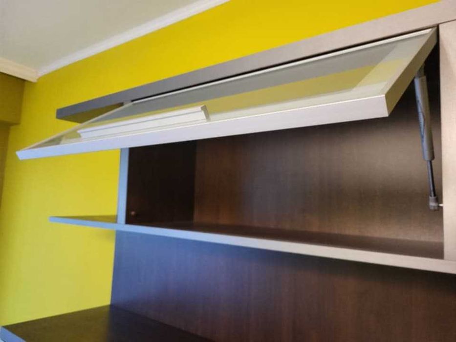 Модулна холна секция и витрина (венге и сребристо) – Отлично състояние