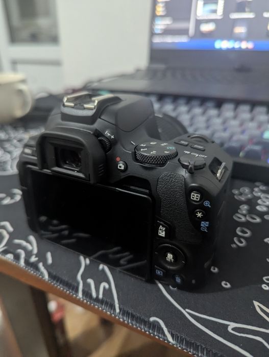 Фотоаппарат Canon eos 250d