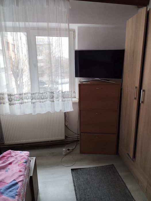 Vând apartament 3 camere