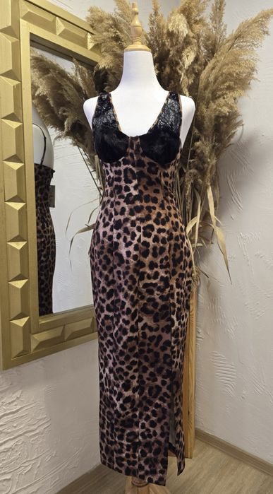 ZARA луксозни официални нови рокли