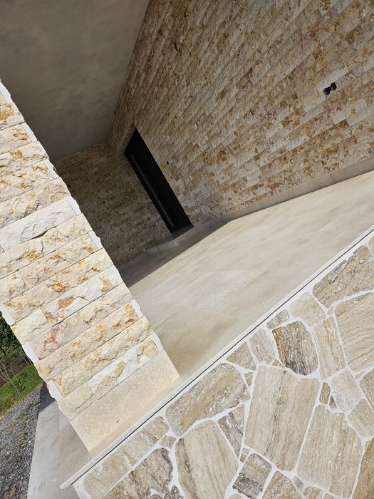 Piatră naturală scapițată