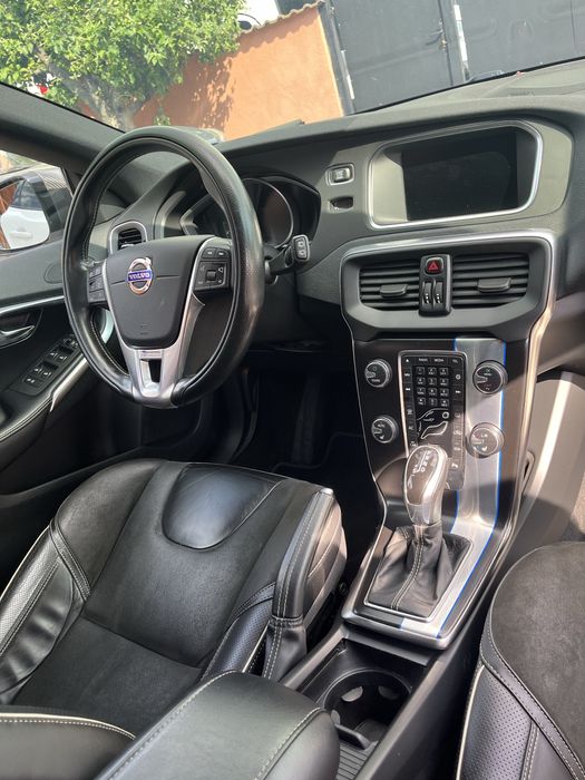Volvo V40 Cabron Edition R-design