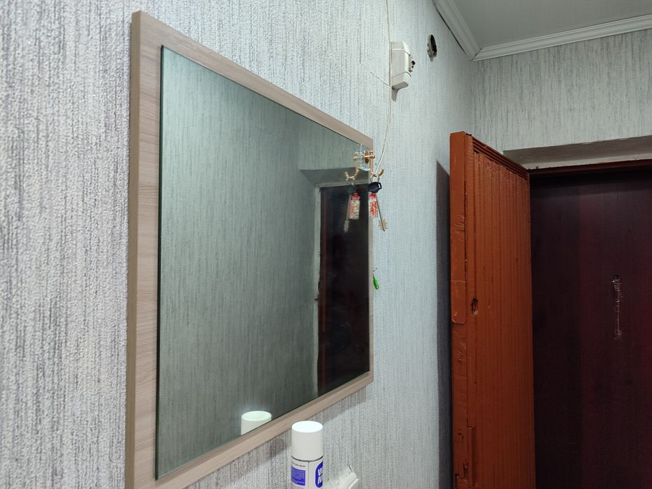 Настенная зеркало , зеркало