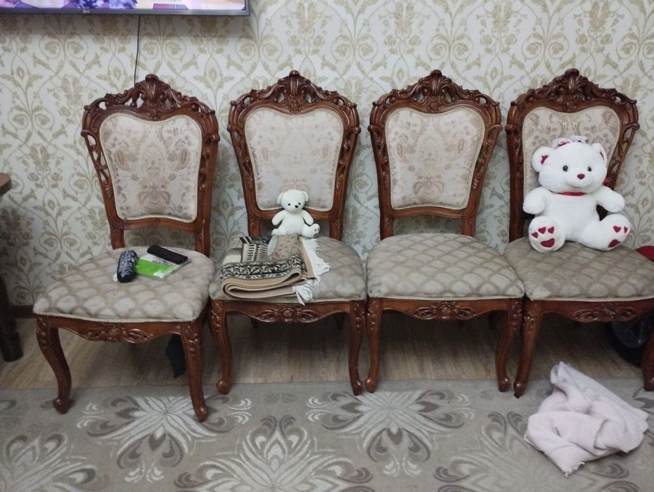 Стол с стульями хороший