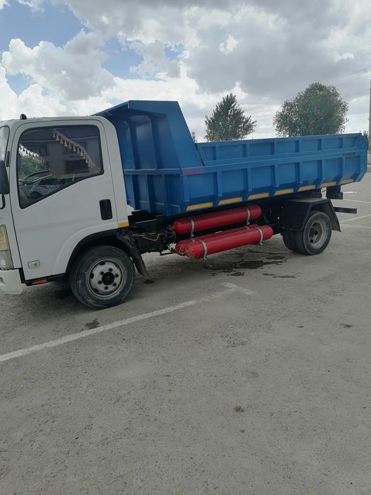 Isuzu samosval. 2008
