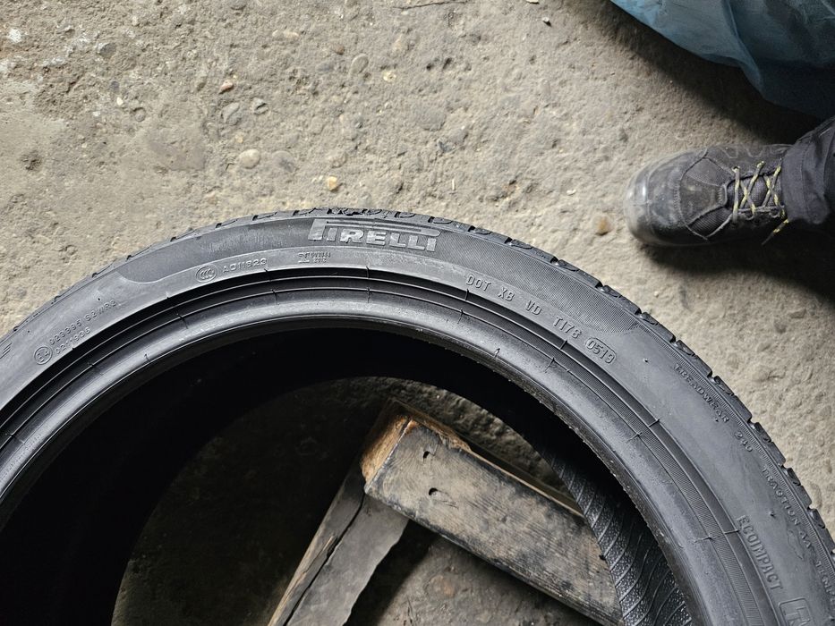 2 anvelope vara 245 40 18 Pirelli