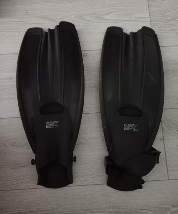 Продам ролики ласты