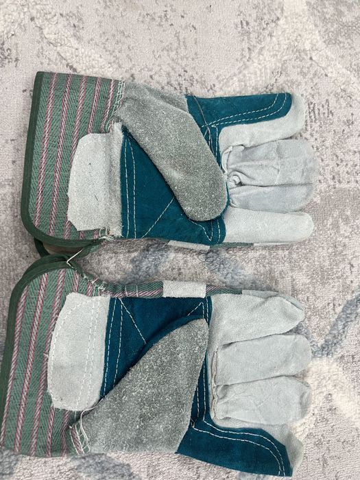 Перчатки резиновые