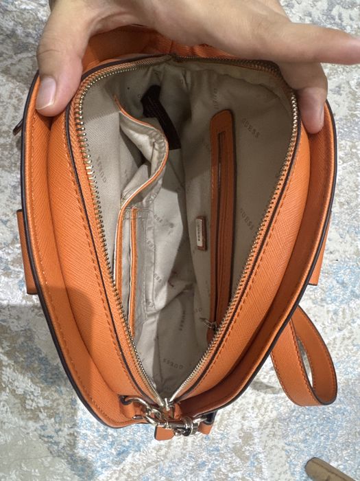 Продам оригинальную сумку Guess