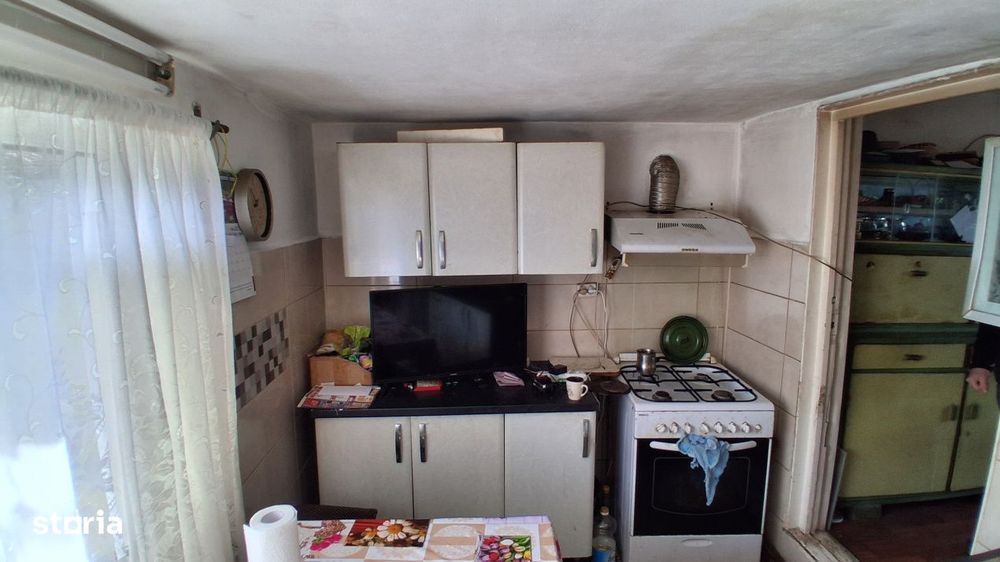 Casa cu teren generos de vanzare in Poiana Campina