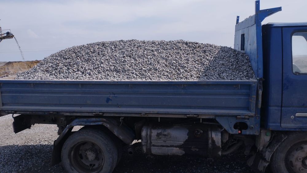 Щебень отсев песок крупный.