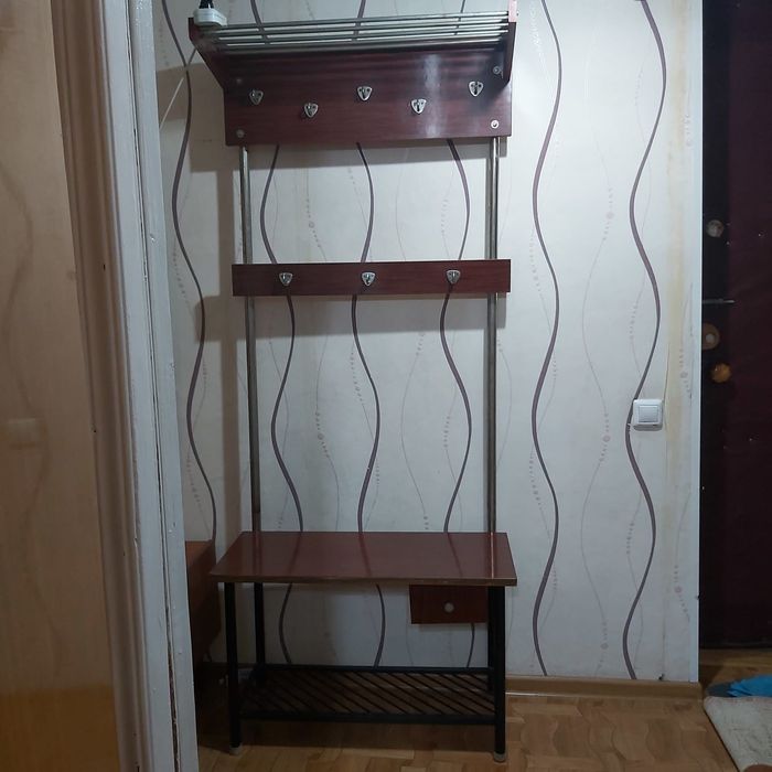 Отдам даром  мебель, диван.