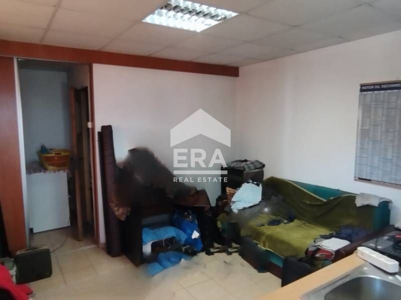 Дава се под наем Промишлена сграда в с. Припек, Област Варна - 87 кв.м за 750 € - Снимка #4