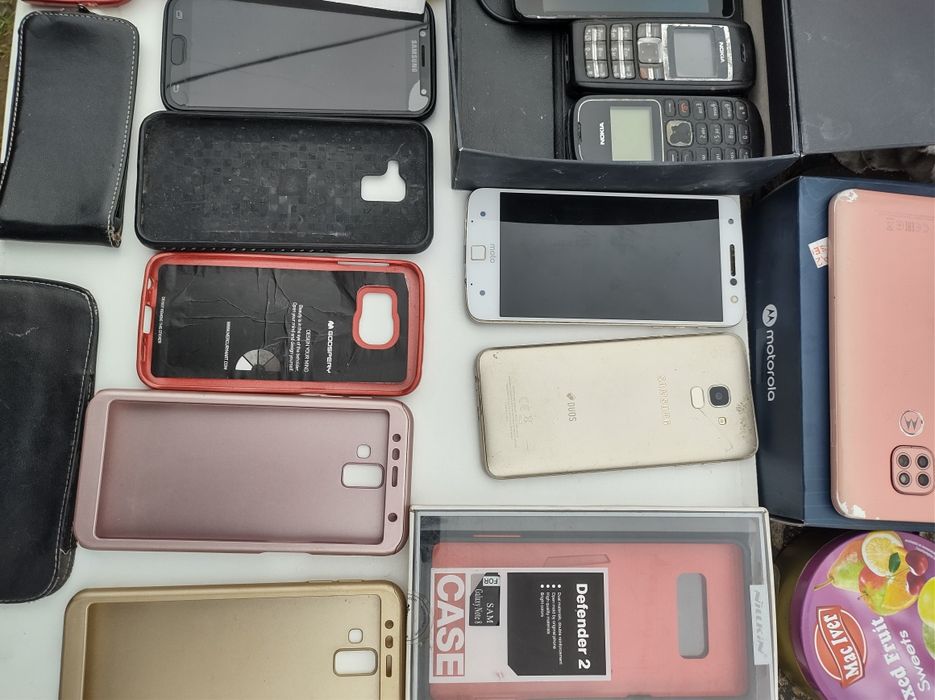 Diverse huse , telefoane, cabluri aux Usb ipad