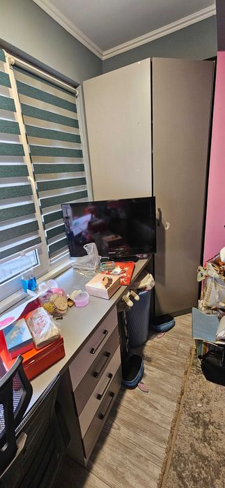 Продам большие шкафы и стол