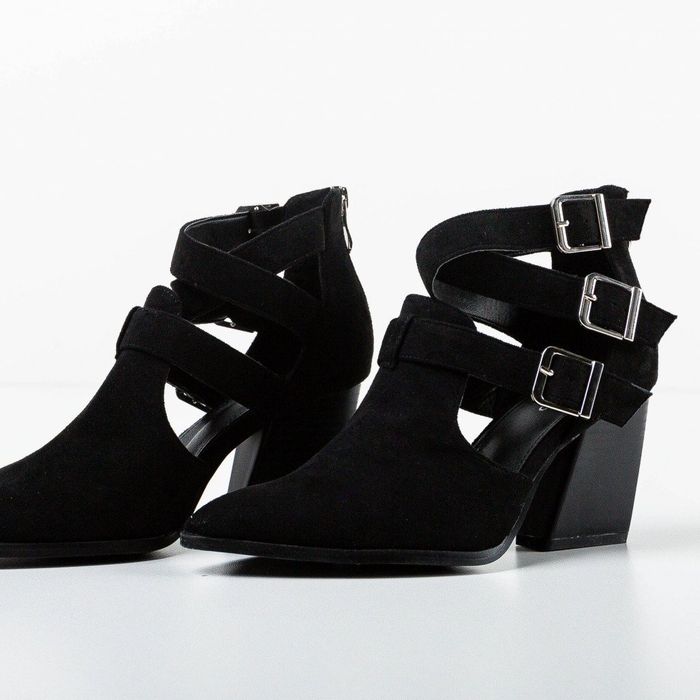 Botine piele intoarsa
