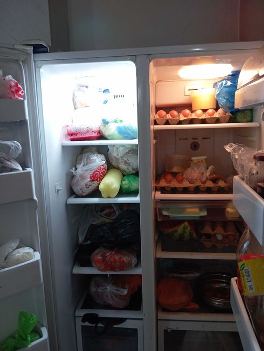 Самсунг 2 х дверный в отличном состоянии