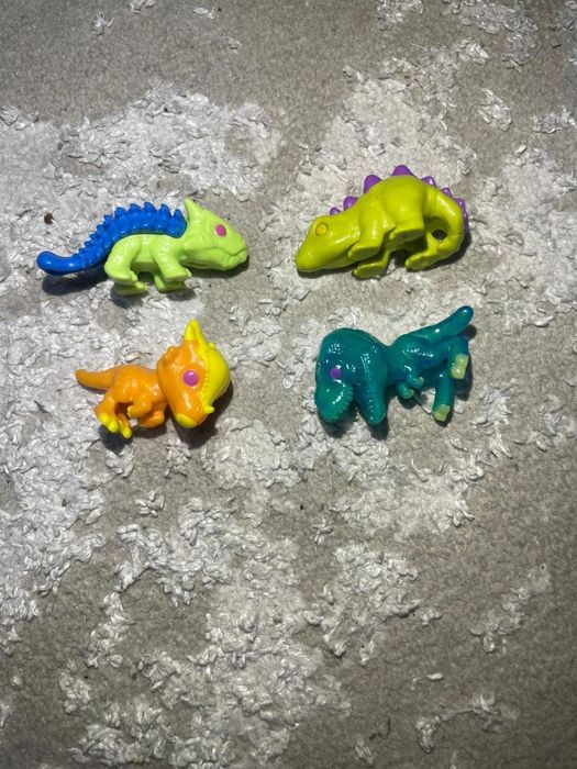 Продам игрушки Kinder Joy