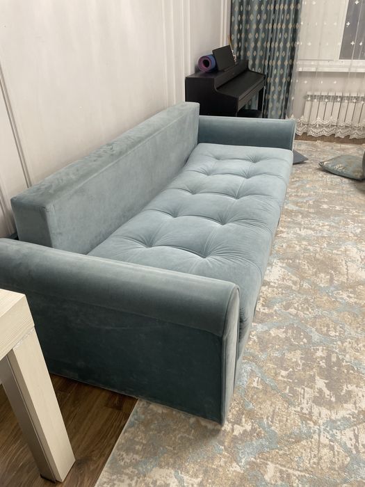 продаю стильный диван