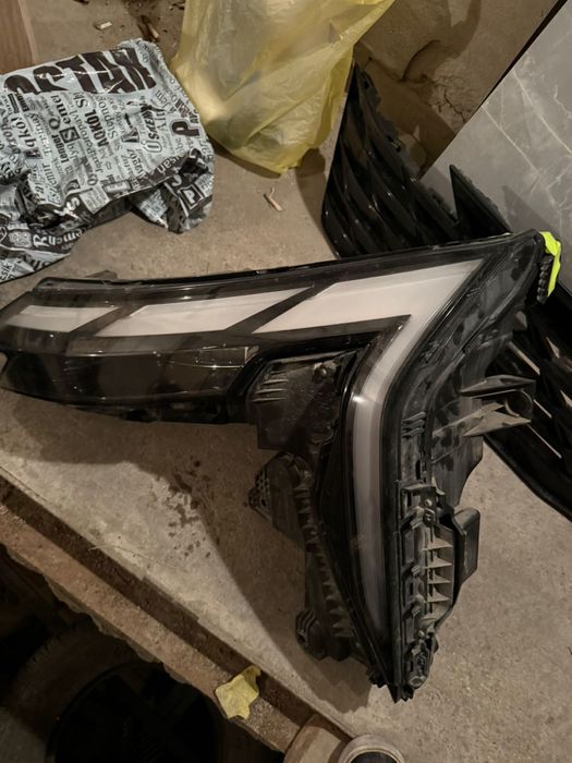 Фара на Geely Atlas