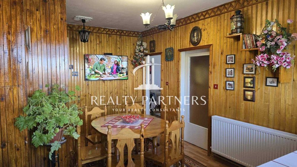 Продава се Тристаен апартамент в Радомир - 85 кв.м за 462 €/кв.м - Снимка #2