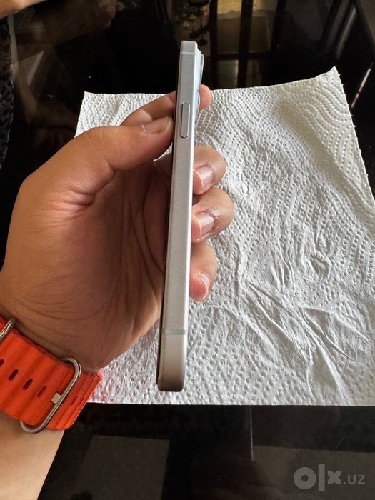 Телефон iphone 15