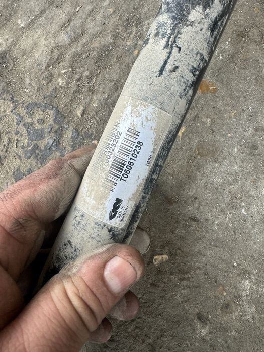 Задни полуоски бмв х6 ф16 х5 ф15 м50д bmw x6 f16 x5 f15 m50d полуоска