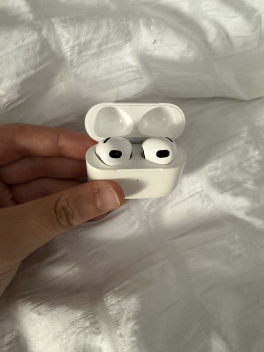Casti Apple AirPods 3 (2022), Lightning Charging Case, White