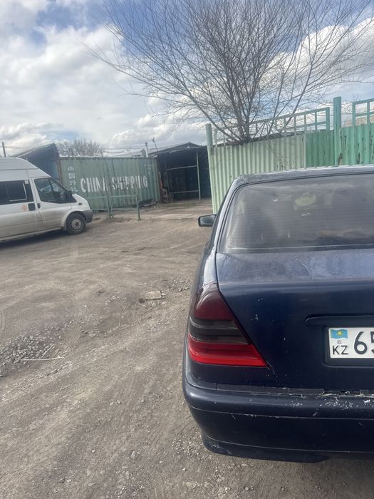 Продаю Mercedes 202-й