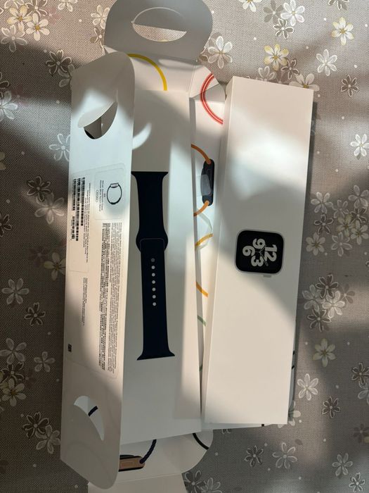 Продам apple watch se 40mm silver