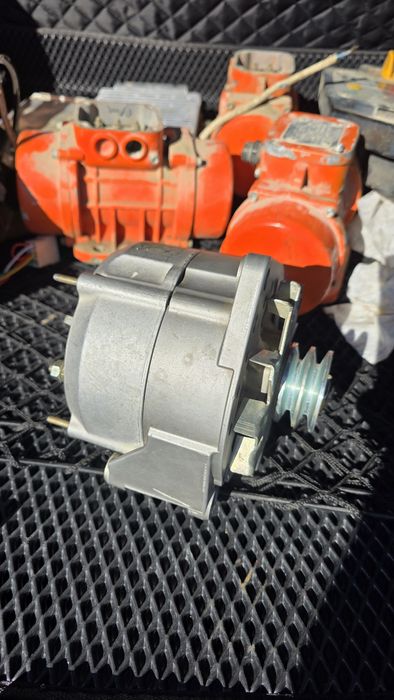 Генератор 28V BOSCH на Mercedes, Man