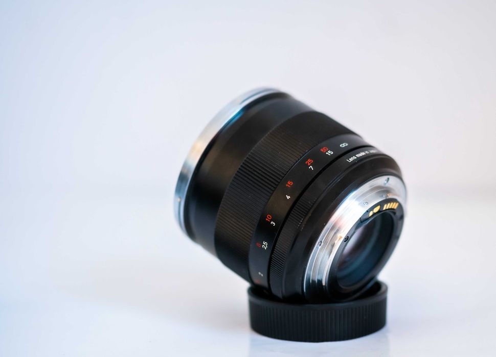 Obiectiv Superb Zeiss Planar T* 85mm f 1.4 ZE - Canon EF