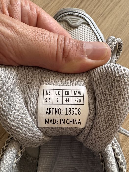 Продавам съпвр удобни Маратонки