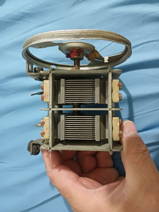 Condensator variabil calitate buna.