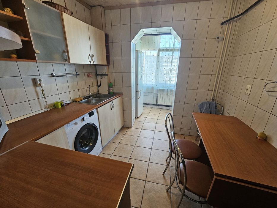 Închiriez apartament rond Alexandru cel Bun, 65 mp, 2 camere, decomandat