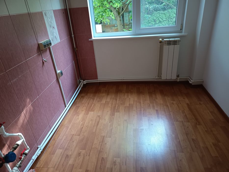 Vând apartament 3camere,Et2,Micro17
