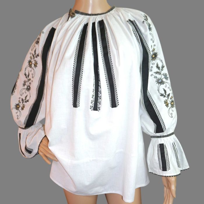 Ie traditionala veche lucrata manual din zona Gorjului M