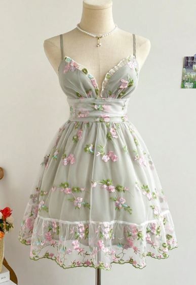 Рокля с тюл и дантела, нова с етикет