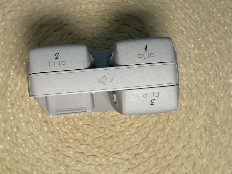 Продавам дрон DJI Flip Fly More Combo
