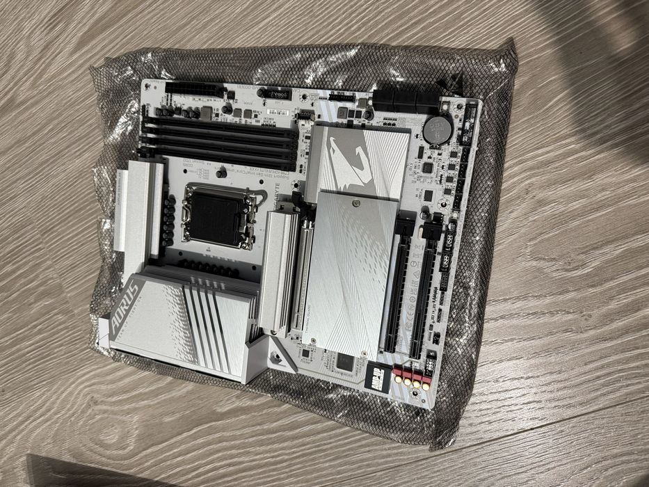 Placi de baza defecte (Z790, B760)