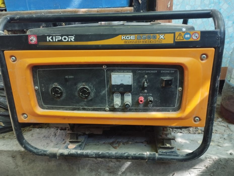 Бензиновый генератор Kipor KGE2500X Б/У