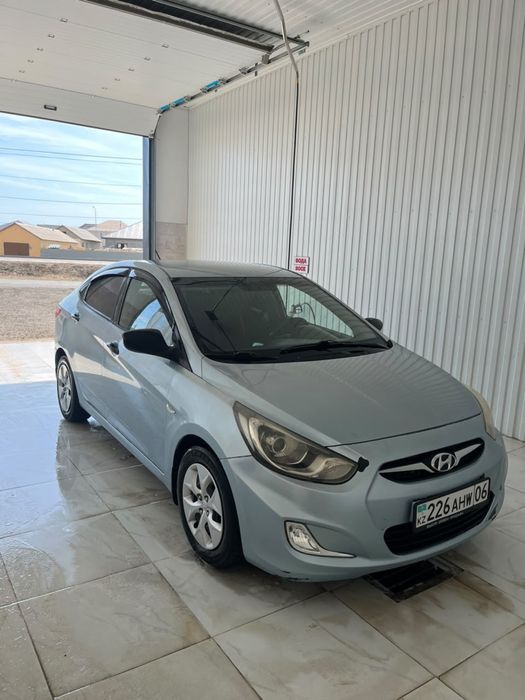 Hyundai solaris 2012