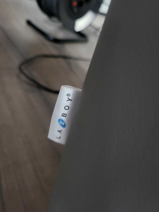 Сив кожен фотьойл за възрастни хора с ел. релакс механизъм La-z-boy